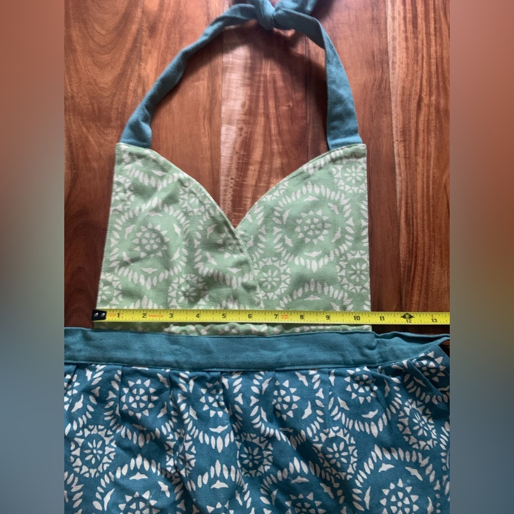 Ruffle Apron - Picture 4 of 5